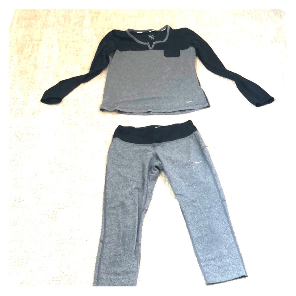 Nike athletic set with cropped tights.